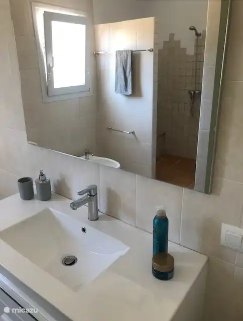 Salle de bain dans chambre 2pers