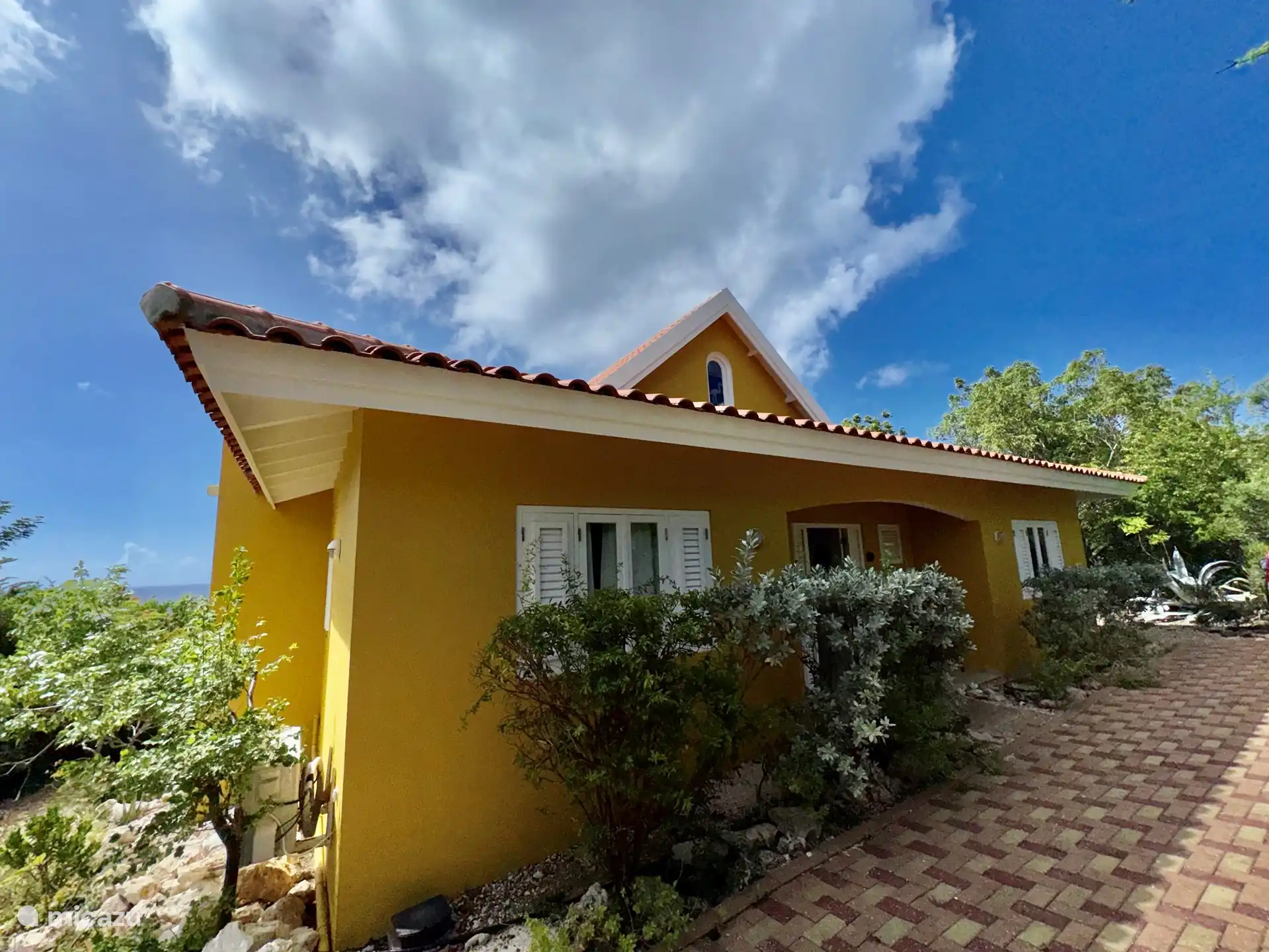 Vorderseite der Villa
