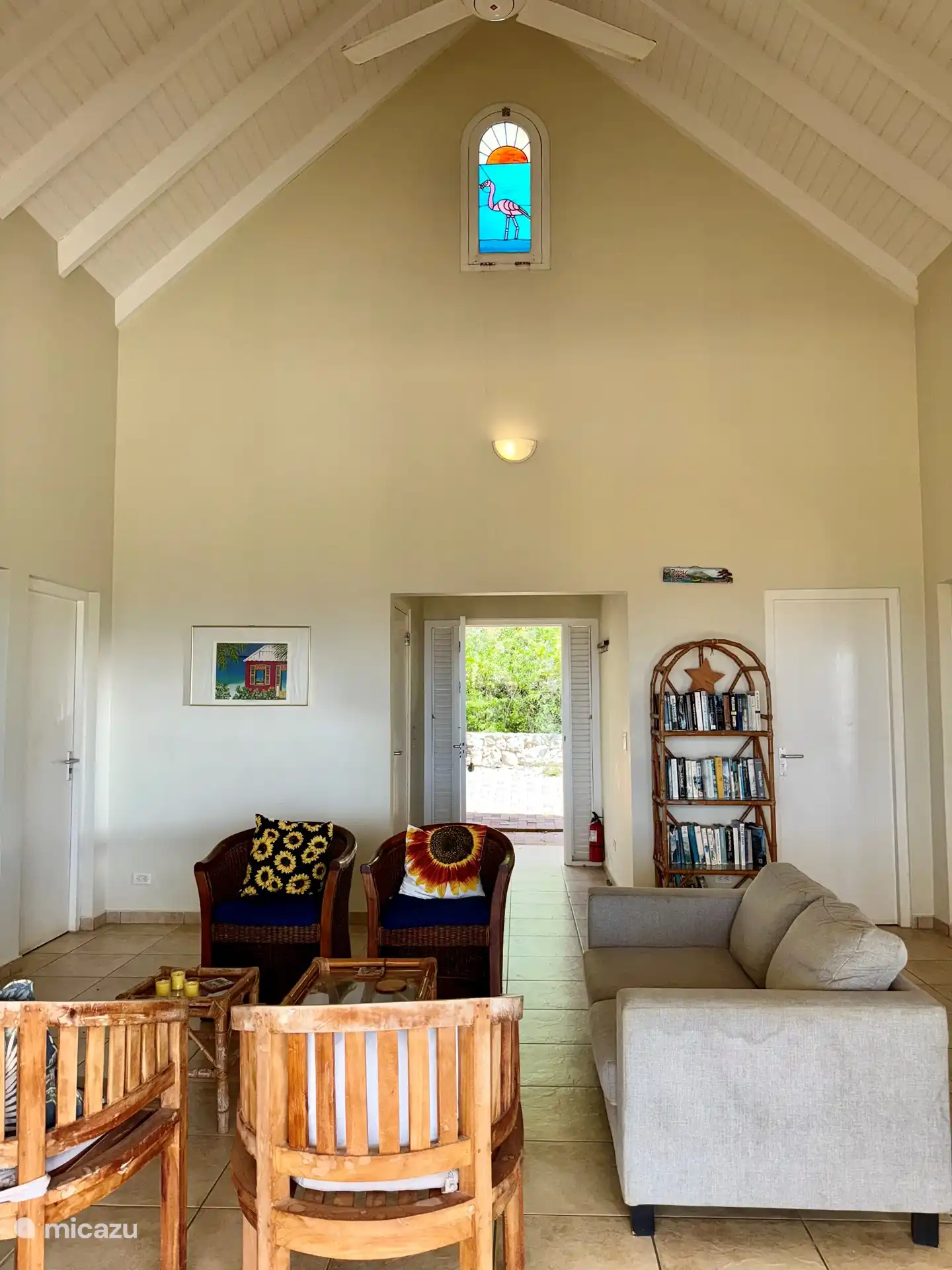 Wohnzimmer mit Frontansicht