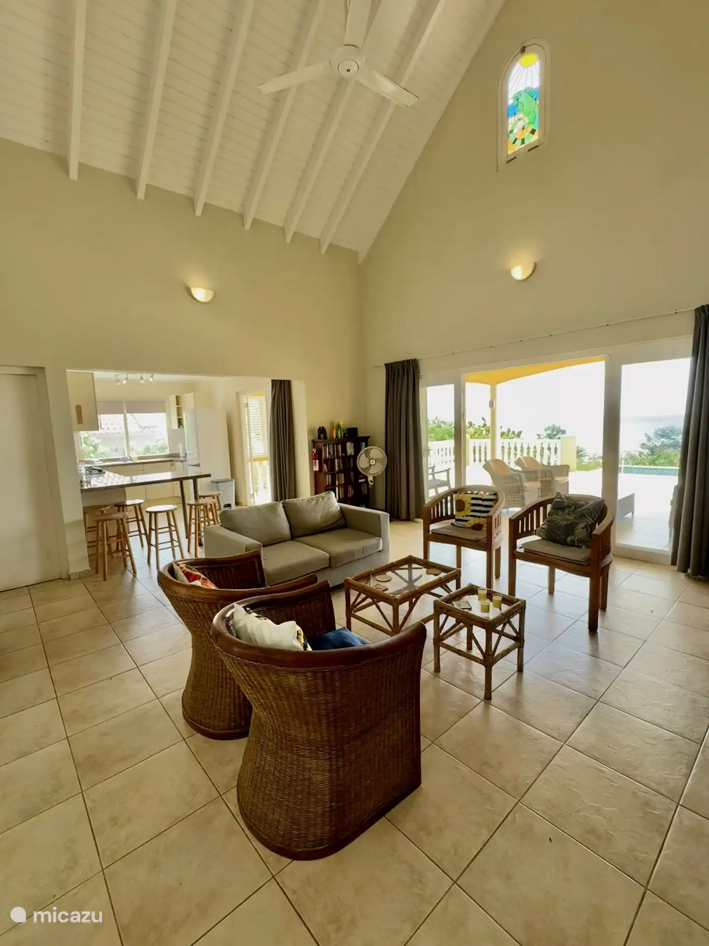 Wohnzimmer und Küche