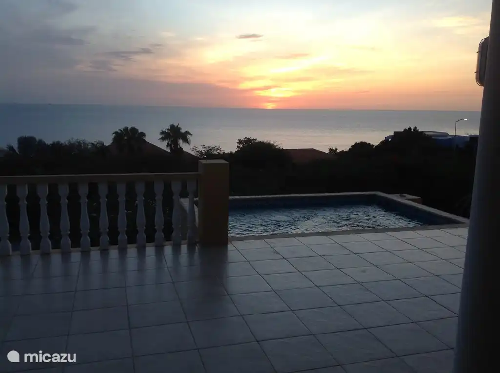 Karibischer Sonnenuntergang, jeden Tag wieder, jeden Tag anders