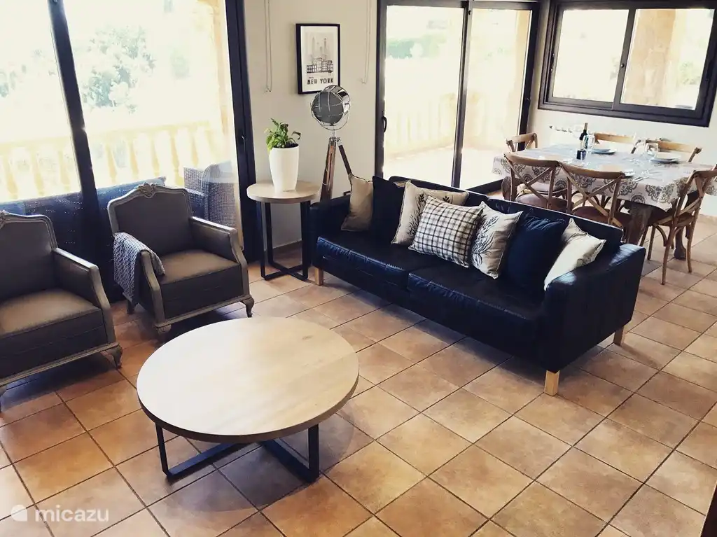 Livingroom 1 upstairs 