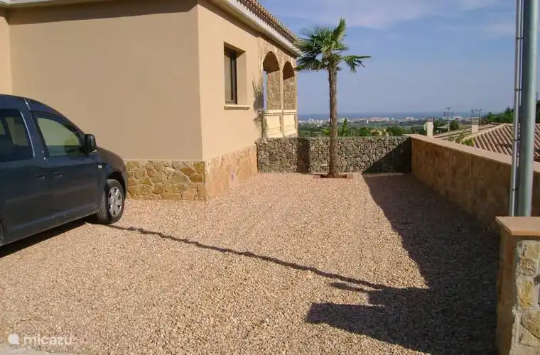 parking in front of the villa