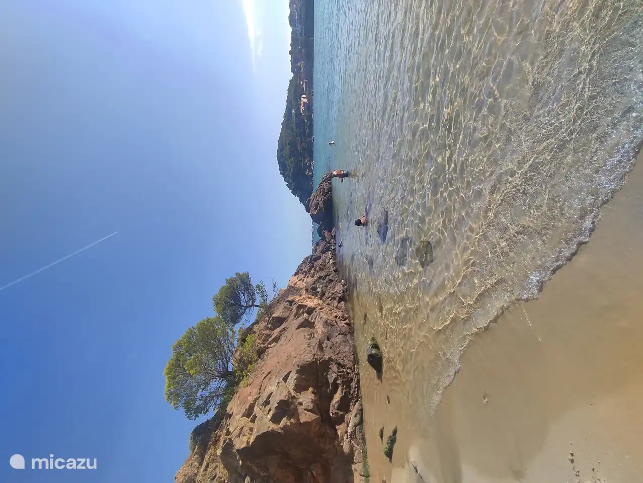 Beach at only 4/ 5 km from the villa. Many beaches in the area, and many beaches with shallow water for the kids to play.