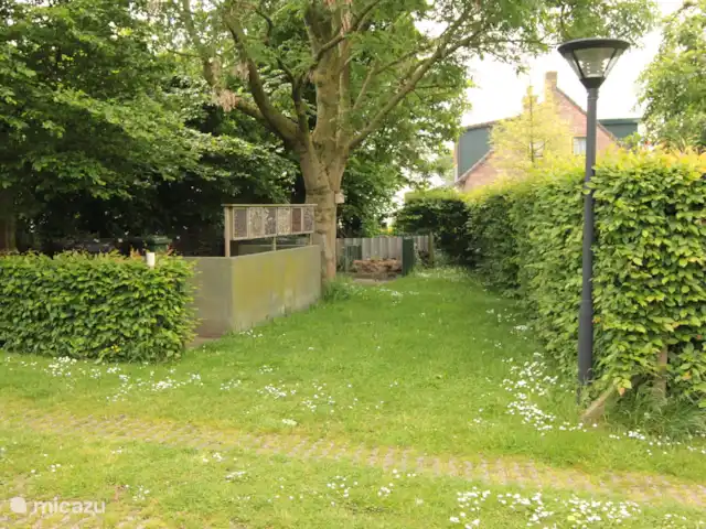 casa vacacional en Países Bajos, Barbante Septentrional, Hank – Pensión 'El Taller' estacionamiento para invitados