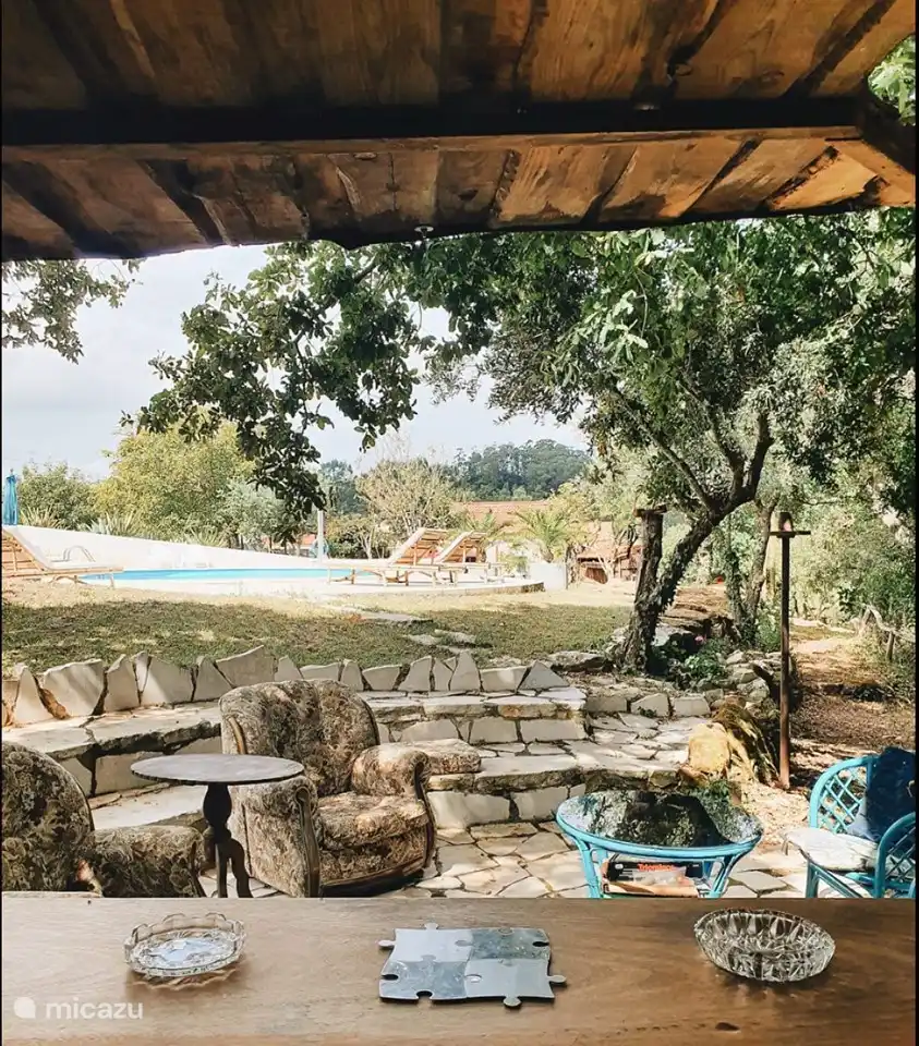 Blick von der Bar auf den Pool