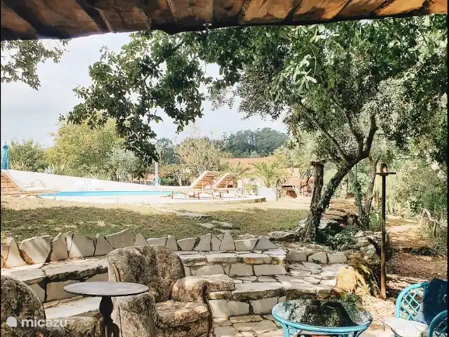 Casa do Forno - Quinta Ninho d'águia en Portugal, Costa de Prata, Alcobaça - apartamento Vista desde el bar a la piscina.