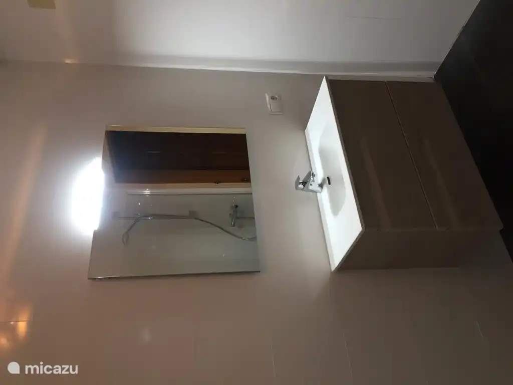 Badezimmer en suite im Hauptschlafzimmer