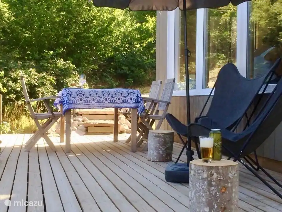 Die nach Süden ausgerichtete Terrasse.