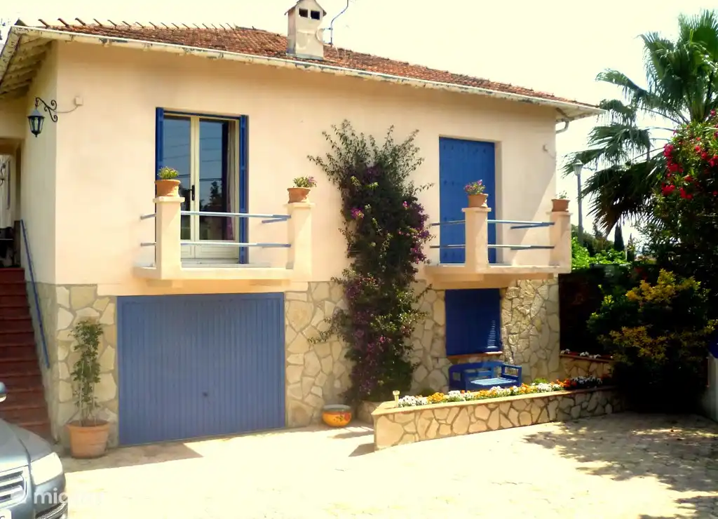 Vooraanzicht villa Le Bon Temps