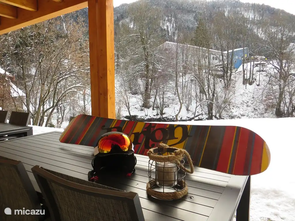 Terrasse und Blick auf den Garten