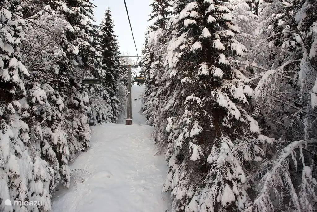 Der Skilift nach oben