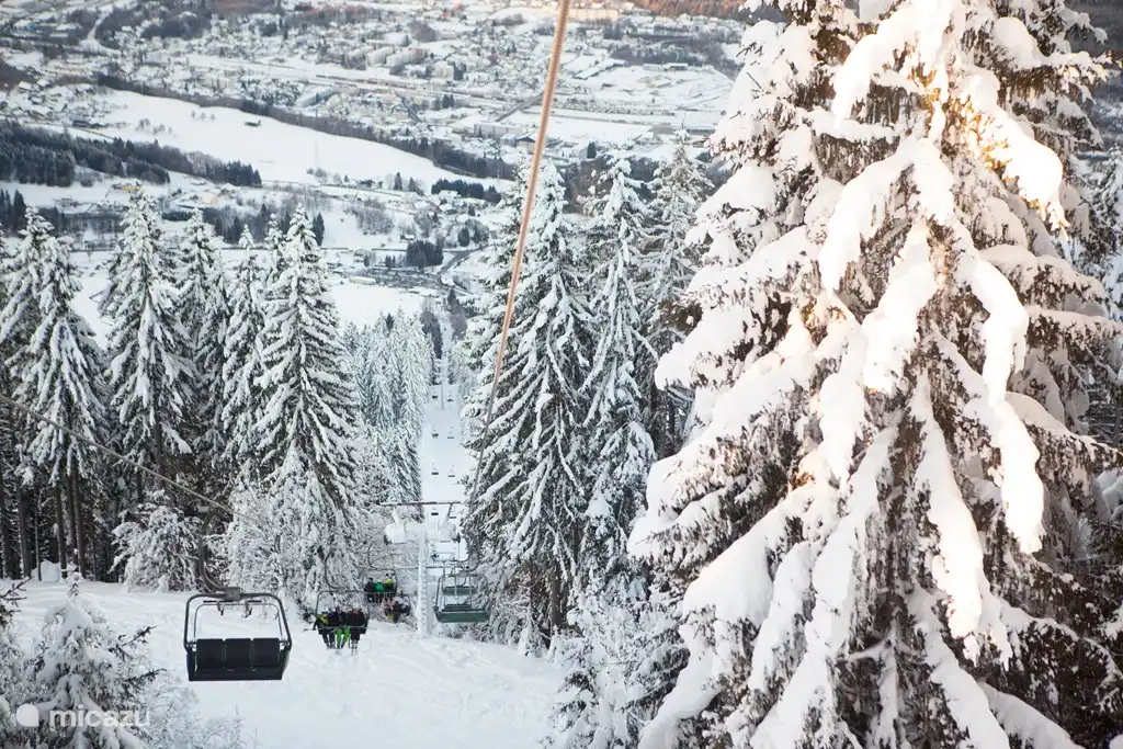 Mit dem Skilift nach unten