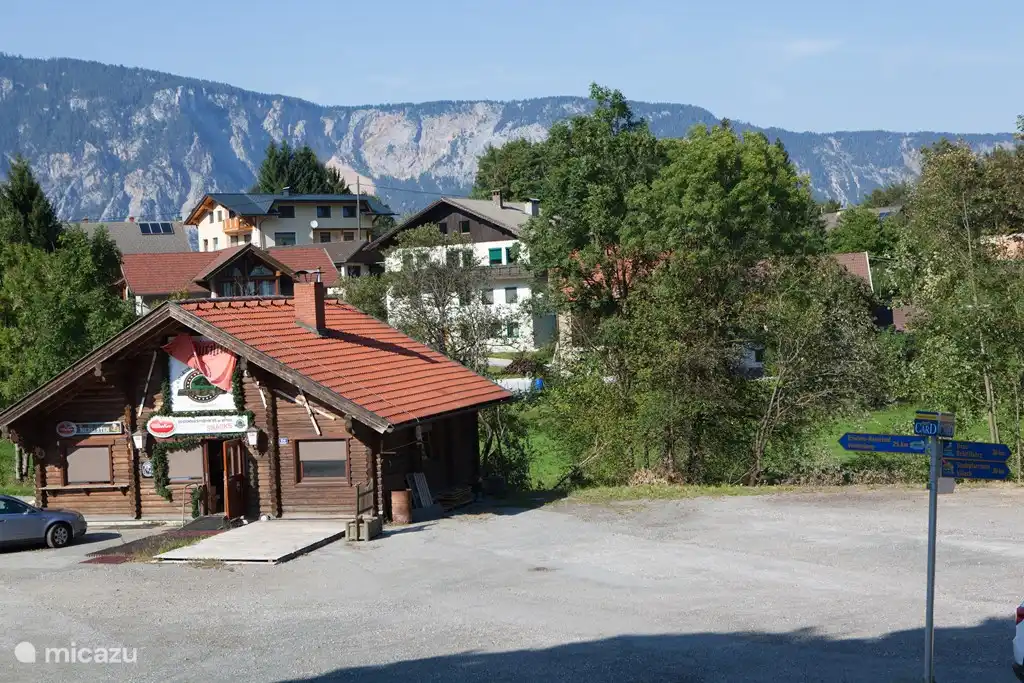 Parkplatz Dreiländereck - Pepi, Verleih von Skiern, Snowboards, Reparatur und Wartung.