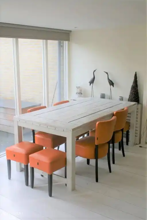 lugar en la mesa para 6 personas