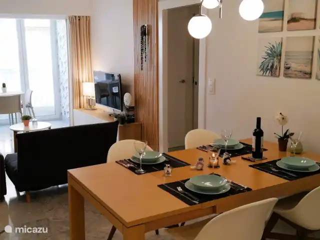 appartement huren in Spanje, Costa Blanca, Santa Pola – ALICANTE Santa Pola  Playa Levante Een ruime eetkamer met verlengbare eettafel