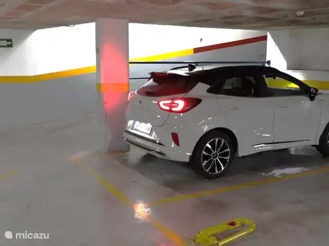 appartement huren in Spanje, Costa Blanca, Santa Pola – ALICANTE Santa Pola  Playa Levante Tijdens het hoogseizoen en Paasvakantie is het echt aanbevolen om over een parkeerplaats te beschikken. Een parkeerplaats in de straten vinden kan dan best een vervelende activiteit zijn.