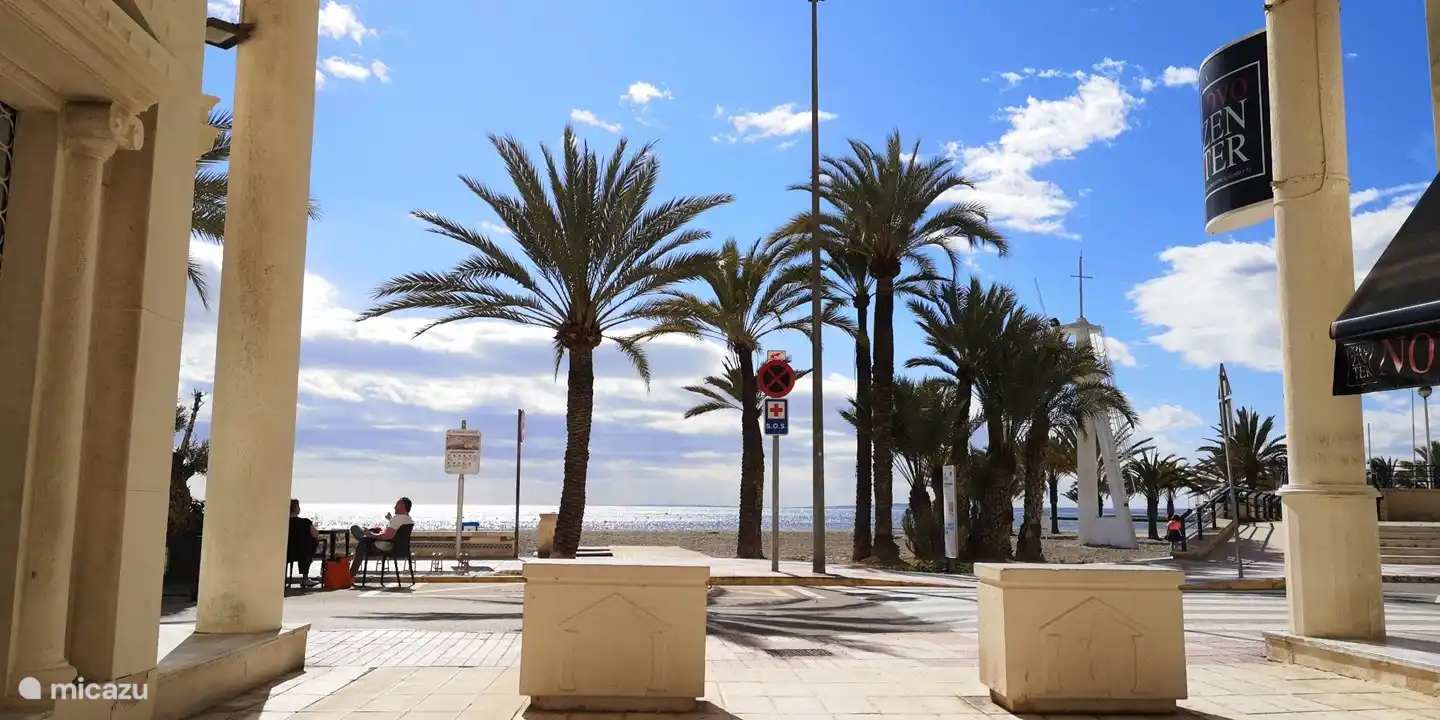 In wenigen Schritten sind Sie bereits am Strand oder können ein Eis, einen Cocktail oder ein leckeres Essen genießen.