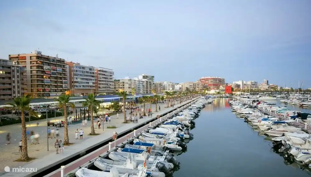 Auf der Insel Tabarca können Sie ein Segelboot, Jestskis mieten oder schnorcheln