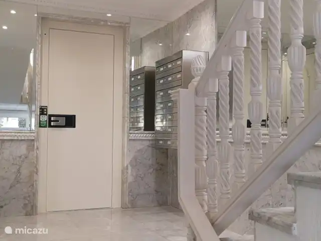 appartement huren in Spanje, Costa Blanca, Santa Pola – ALICANTE Santa Pola  Playa Levante Residentie Puerto Blanco III
Verdieping 4 Deur 2