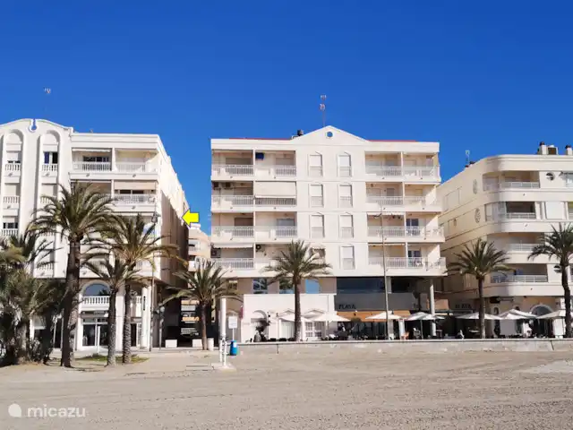 appartement huren in Spanje, Costa Blanca, Santa Pola – ALICANTE Santa Pola  Playa Levante Ons appartement ligt werkelijk vlak bij het strand in het autovrije straatje. Het is aangegeven met het pijltje.