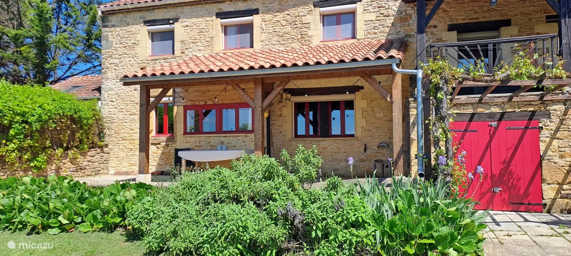 huis met terras op het zuiden, onder het afdak