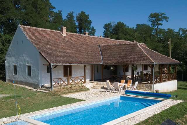 Holiday home Hungary – farmhouse Villa Accacia