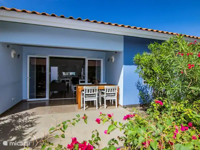 Happy Rest 13 'Casa Blou Curaçao' | Curaçao, Curaçao-Centre, Boca St. Michiel - bungalow La belle terrasse, idéale pour manger dehors