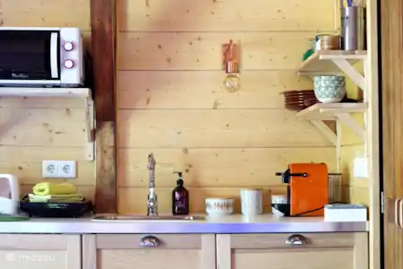 Vacation rental France, Dordogne, Auriac du Perigord cabin / lodge Cabane Mesange kitchen