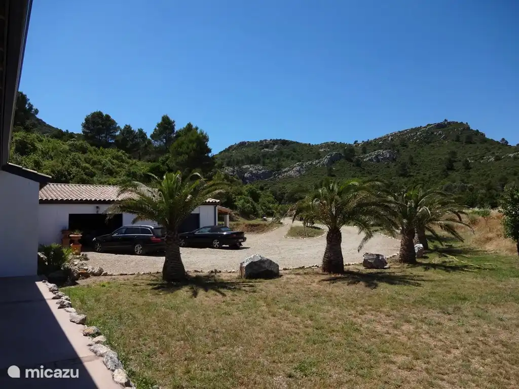 parking privé pour suffisamment de voitures