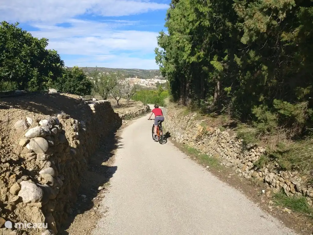 Auch auf dem Flache ist es sch&#246;n, im Jalonvallei Fahrrad zu fahren