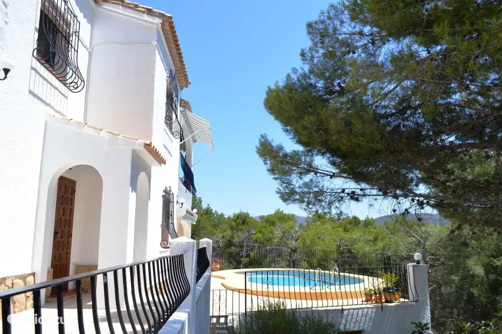 Zwischen Gr&#252;n gelegen