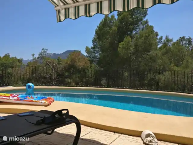 Villa Arbolada - plage, vélo et randonnée | Espagne, Costa Blanca, Alcalali - villa Vous pouvez également vous allonger à l'ombre au bord de la piscine.