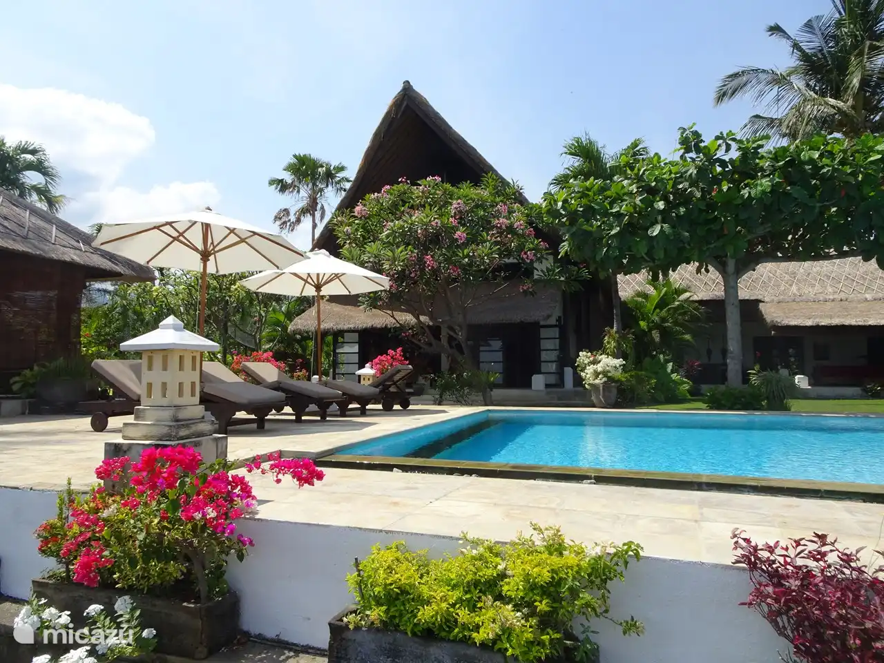 Blick auf die Villa vom Strand aus