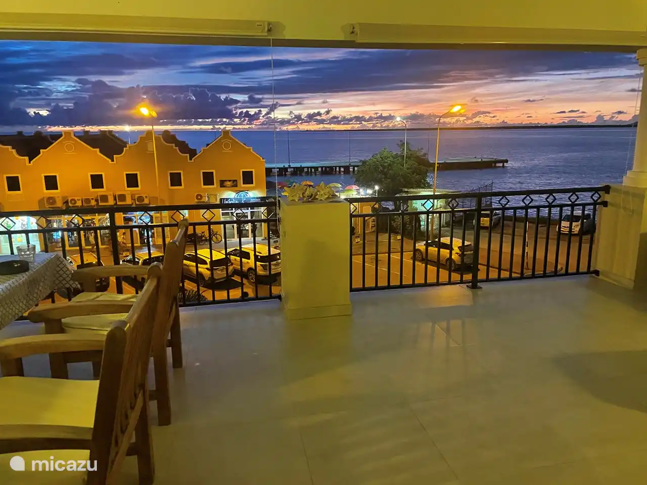 Ook in de avond zit u hier heerlijk in de wind.