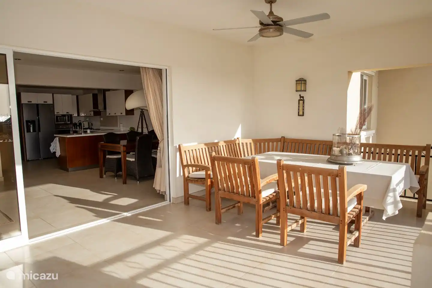 Op het terras is de gehele dag zon.