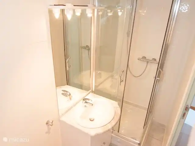 L'amigeste huren in Frankrijk, Aude, Pouzols-Minervois - gîte / cottage badkamer eerste verdieping