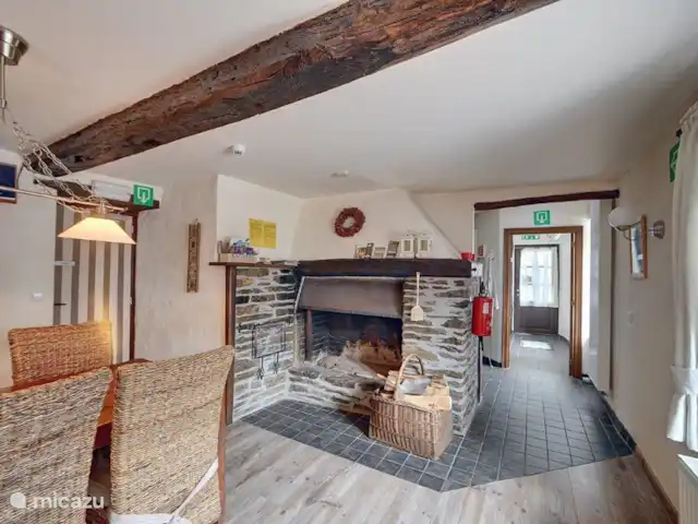 Maison de vacances de luxe 21 pers. Bouillon | Belgique, Ardennes, Bouillon - maison de vacances salle à manger avec foyer