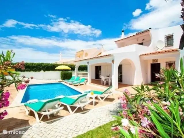 Location de Vacances Portugal, Algarve, Albufeira, villa - Villa Claire Le jardin est entièrement clôturé.
