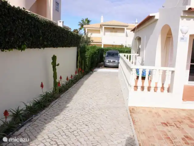 Location de Vacances Portugal, Algarve, Albufeira, villa - Villa Claire Assez d'espace pour garer votre voiture.