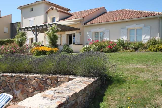 Vacation rental France, Charente, Rousinnes - villa La verdoyante