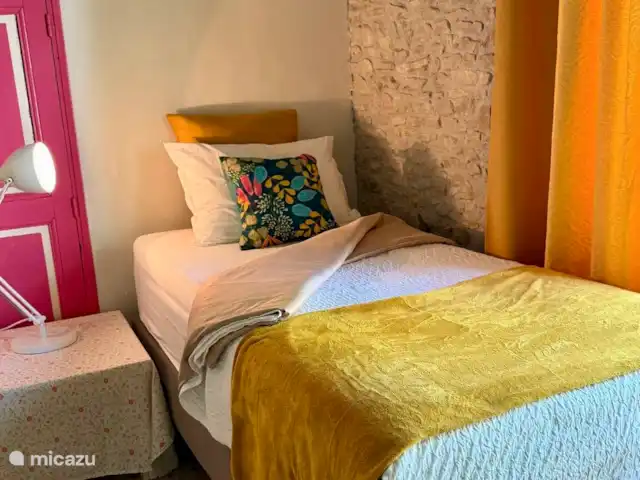 Chez Nous en Francia, Dordoña, Le Buisson-de-Cadouin - casa de campo Cama individual en el dormitorio para tres personas