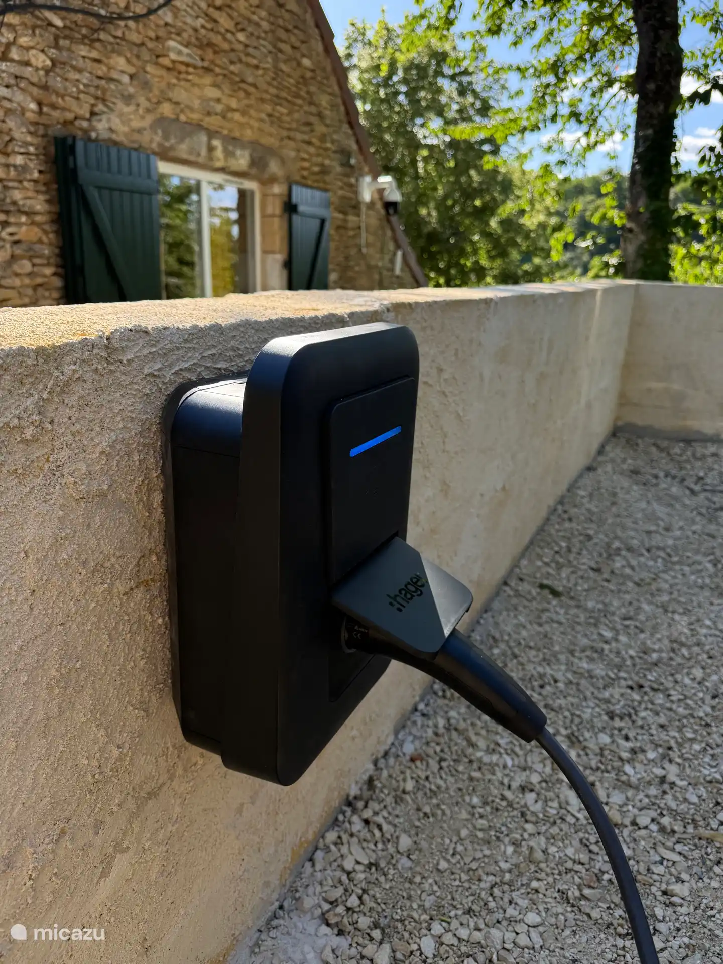 Estación de carga para vehículos eléctricos 22kW/3F (enchufe T2)
Lleva tu propio cable de carga
Liquidación basada en un cálculo posterior de 0,30 €/kWH
Adenda con condiciones a preparar de antemano 