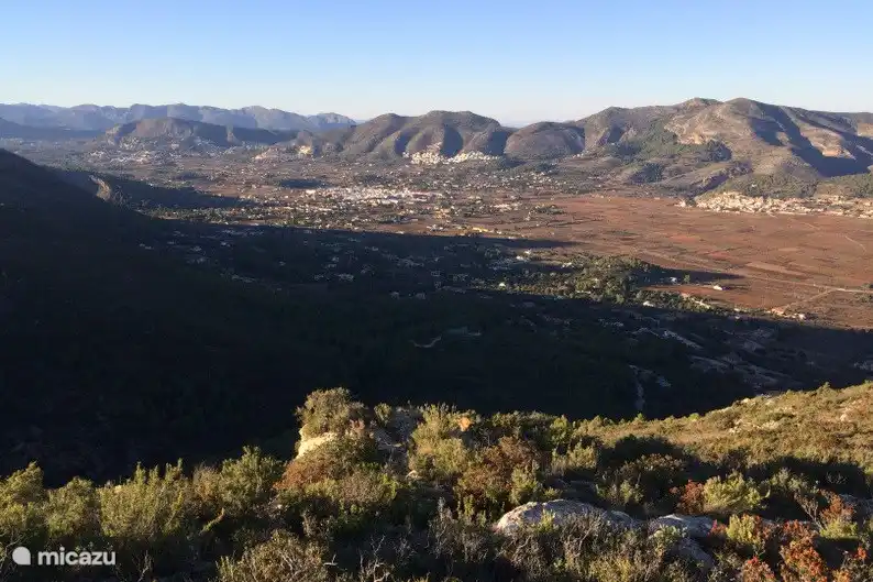 Von unserem Haus können Sie verschiedene Wanderungen machen, von 2 bis 6 Stunden reicht. Dieses Tal werden Sie am Ende des Tages sehen, die mit unserem Haus hier an der Unterseite des Berges.