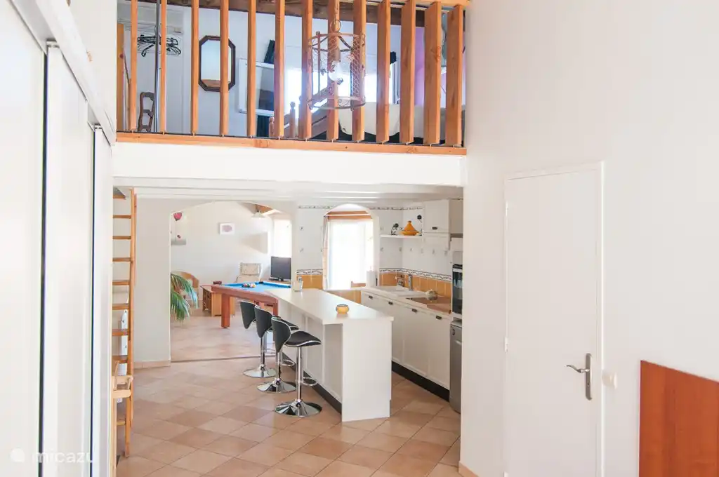 Entrée, donnant sur le loft et la cuisine