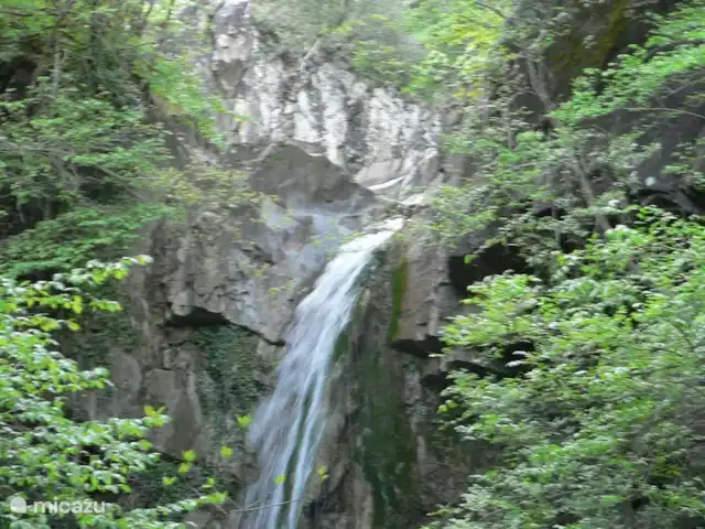 Location de Vacances Italie, Toscane, Santa Fiora, ferme - Podere di Maggio - Casa della Nonna La cascade de la rivière, à 15 minutes à pied