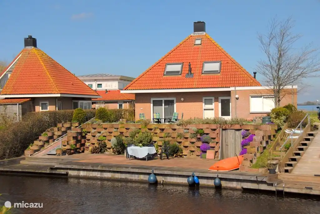 Die Hintenseite am Wasser