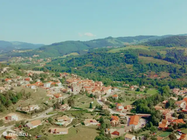 'Le Noyer', de notenboom huren in Frankrijk, Ardèche, Désaignes - villa Uitzicht op Désaignes en omgeving.