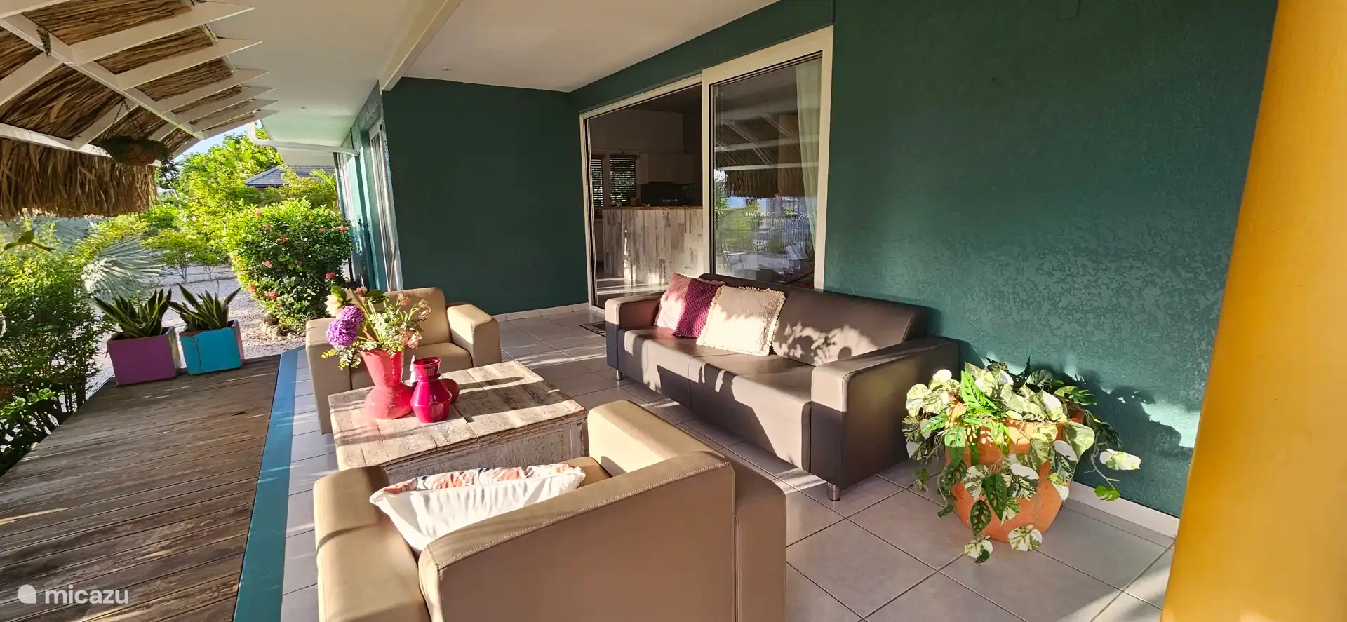 Terrasse confortable avec salon de luxe