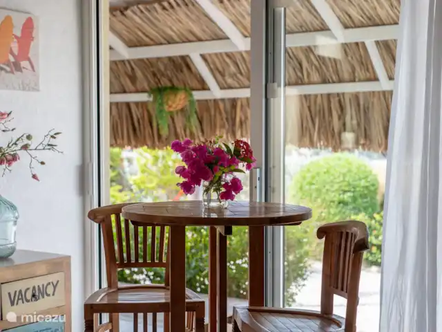 Maison de vacances Dushi | Curaçao, Banda Ariba (est), Mambo Beach - maison de vacances Vue de la cuisine sur le jardin magnifiquement aménagé